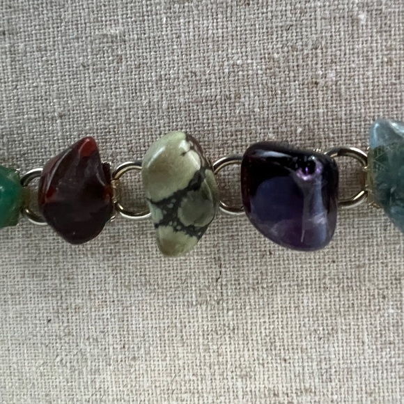 1970’s vintage gold tone panel link bracelet with mixed gemstones - Picture 4 of 13